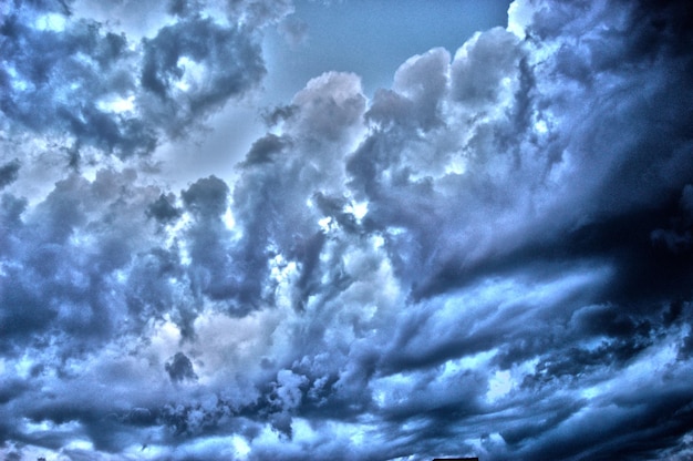 Photo low angle view of cloudy sky