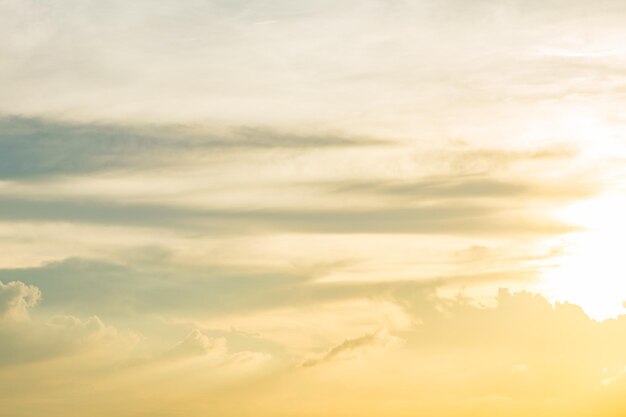 Photo low angle view of cloudy sky