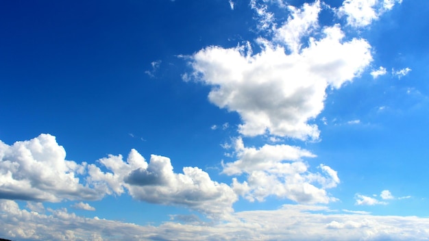 Photo low angle view of cloudy sky