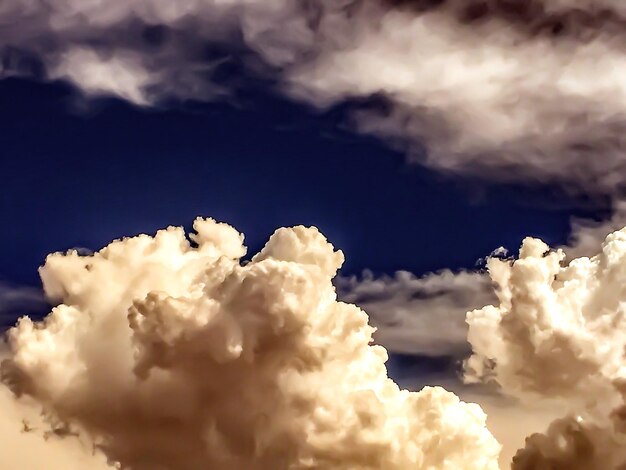 Photo low angle view of cloudy sky