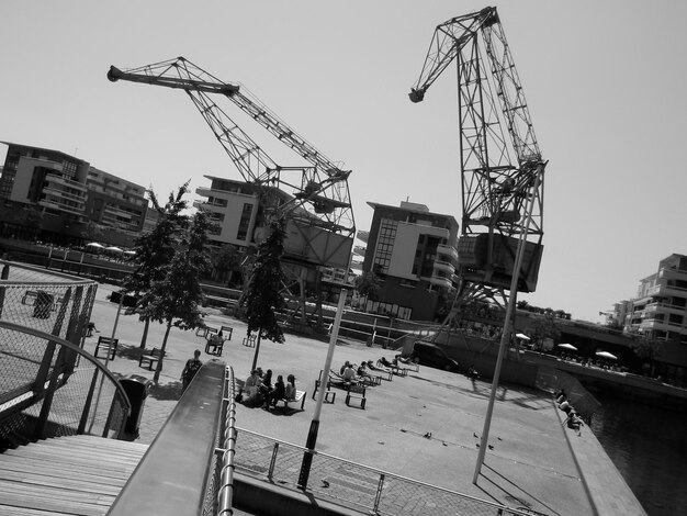 Photo low angle view of construction site