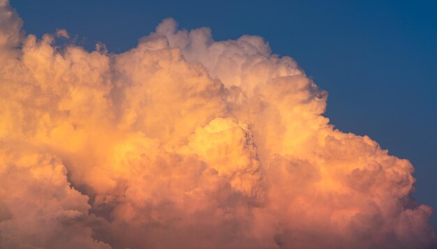 Photo low angle view of dramatic sky during sunset