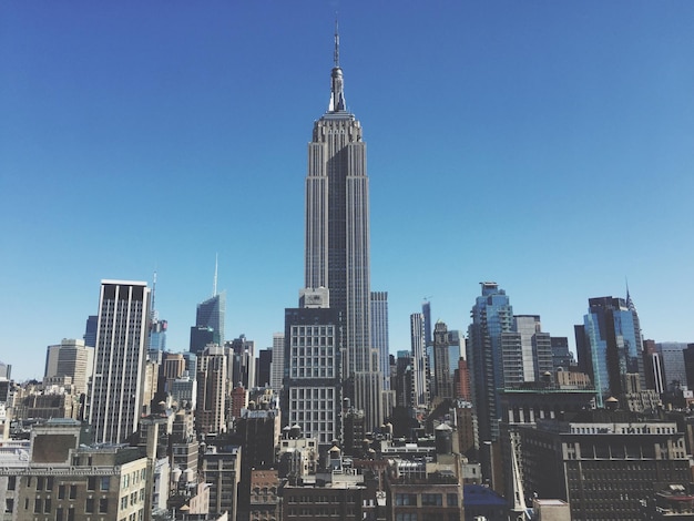 Photo low angle view of empire state building