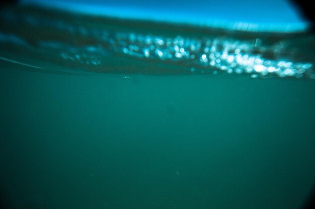 Photo low angle view of frozen sea against blue sky