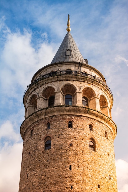 Photo low angle view of historical building against sky