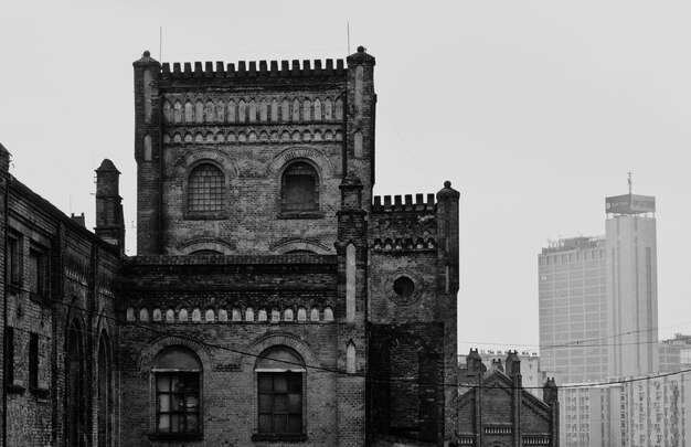 Photo low angle view of historical building against sky