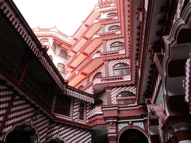 Foto vista ad angolo basso dell'edificio storico