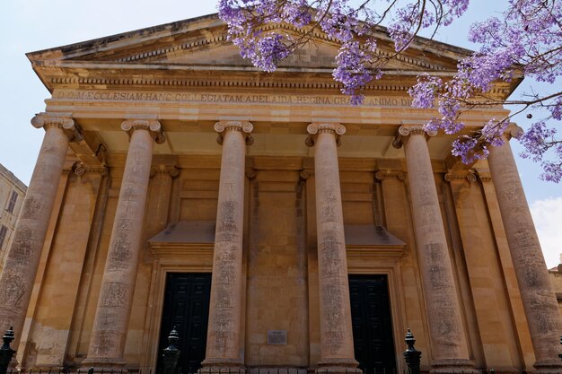 Photo low angle view of historical building