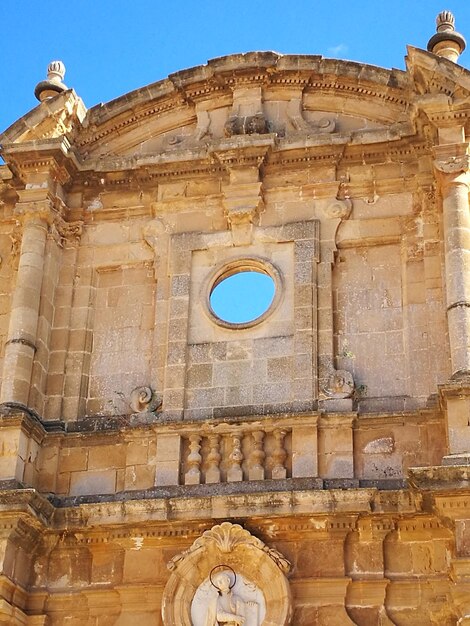 Photo low angle view of historical building