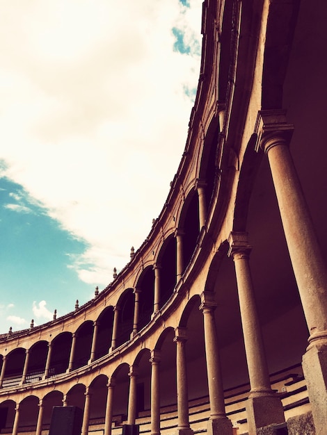 Foto vista ad angolo basso dell'edificio storico