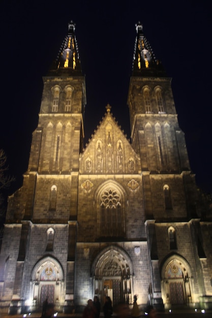 Photo low angle view of illuminated brandenburg gate at night