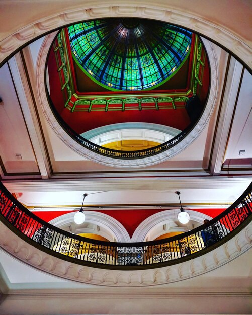 Photo low angle view of illuminated ceiling