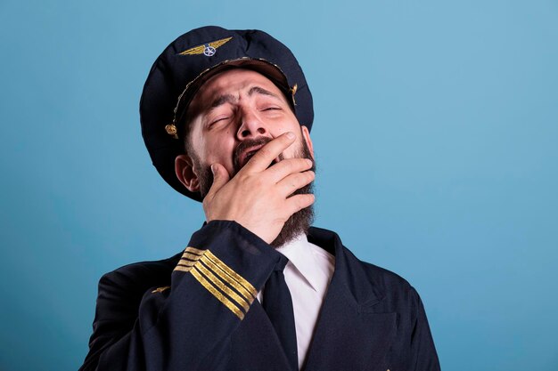 Photo low angle view of man against blue background