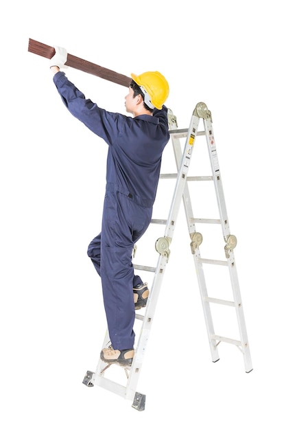 白い背景で作業している人の低角度の視点