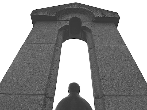 Photo low angle view of memorial structure