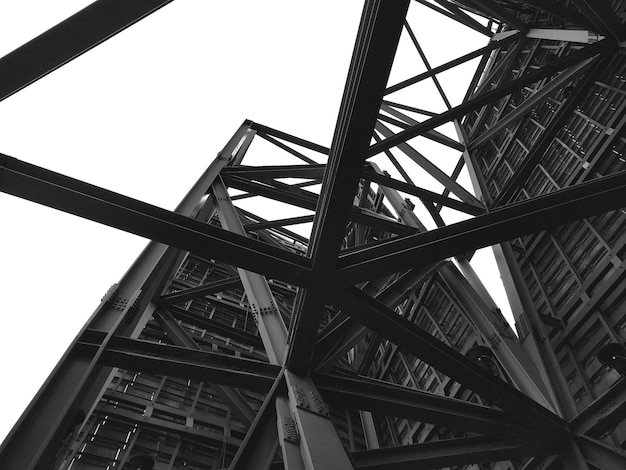 Photo low angle view of metal structure in bilbao