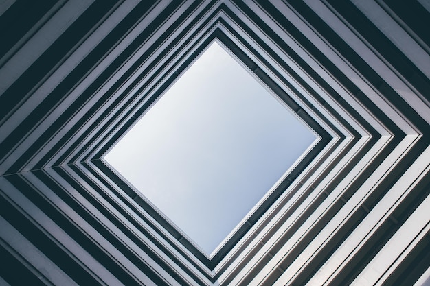 Photo low angle view of modern building against clear sky