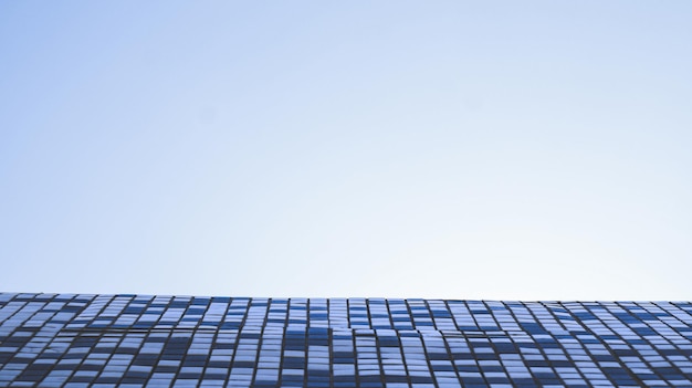 Photo low angle view of modern building against clear sky