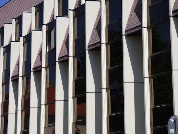 Photo low angle view of modern building