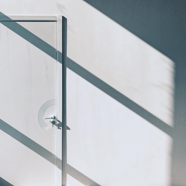 Foto vista ad angolo basso di un edificio moderno.