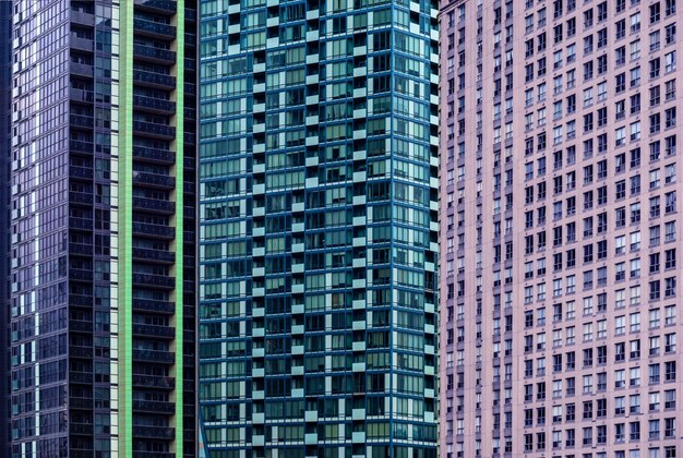 Foto vista ad angolo basso di edifici moderni in città