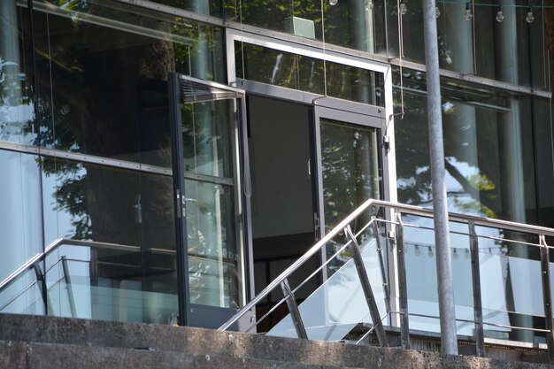 Photo low angle view of modern glass building