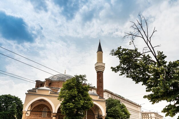 Photo low angle view of mosque