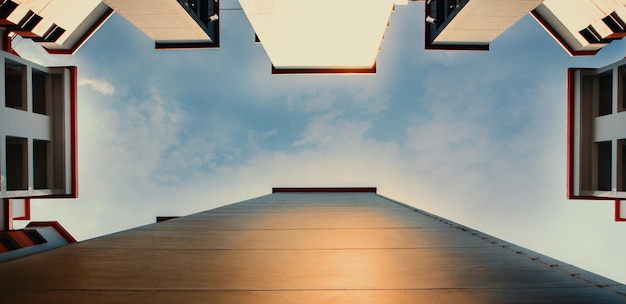 写真 建物の低角度の視点