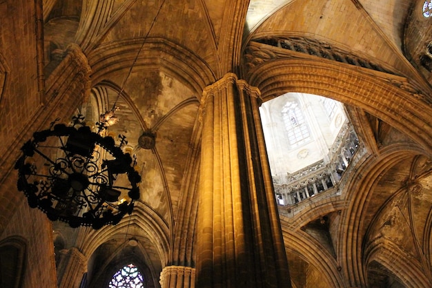 写真 大聖堂の天井の低角度の眺め