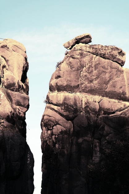 写真 岩の形成の低角度の視点
