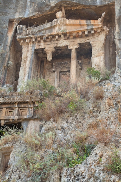 Foto vista a basso angolo del vecchio edificio