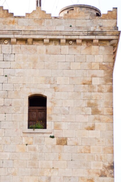 Photo low angle view of old building