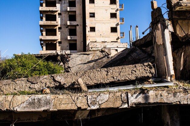 Foto vista a basso angolo del vecchio edificio