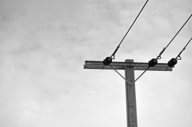 Photo low angle view of power line against sky