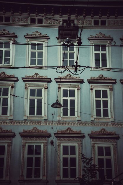 Foto vista ad angolo basso di un edificio residenziale