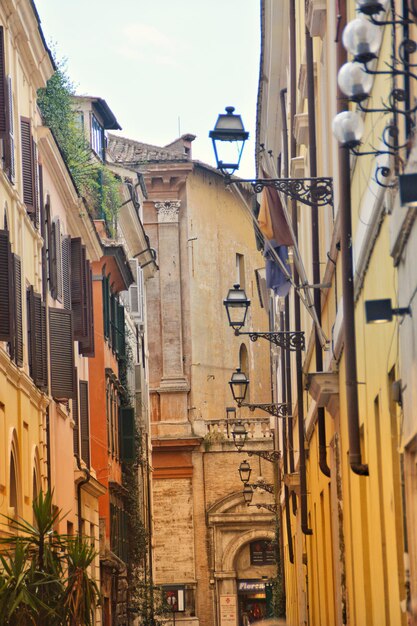 Foto vista ad angolo basso degli edifici residenziali