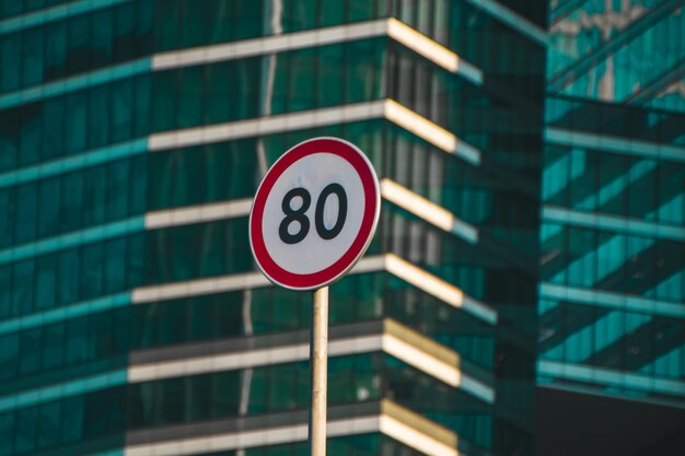 Photo low angle view of road sign