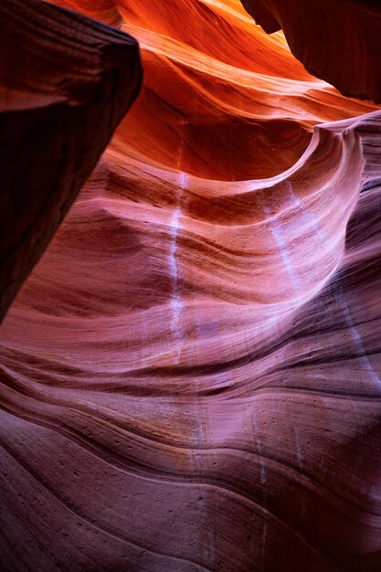 Photo low angle view of rock formation