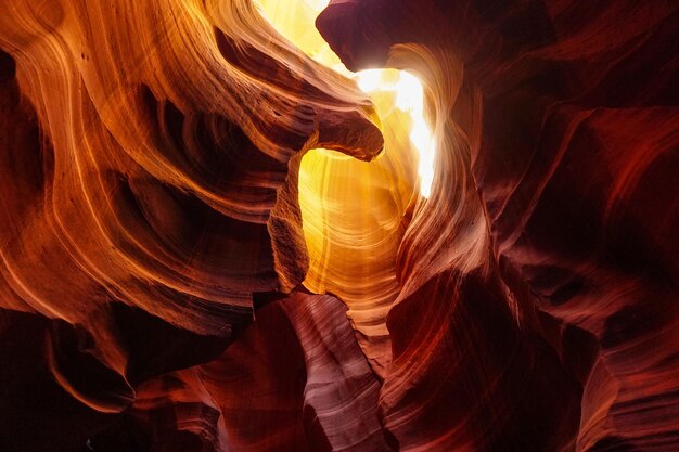 Photo low angle view of rock formation