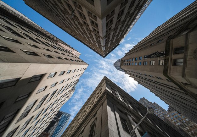 Photo low angle view of skyscraper