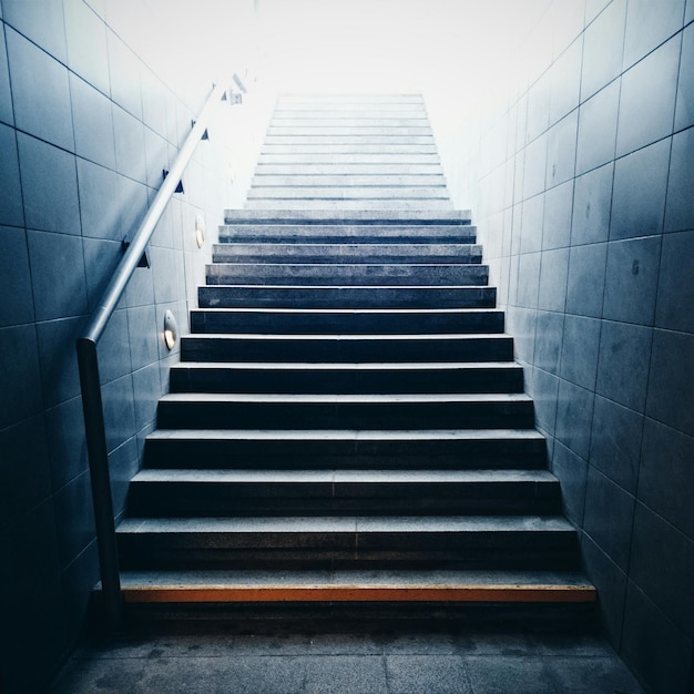 Photo low angle view of staircase in building