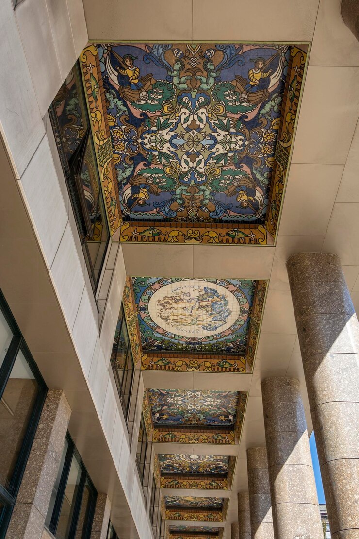 Photo low angle view of staircase in building