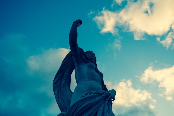 Photo low angle view of statue