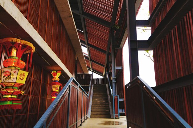 Photo low angle view of steps and staircases in building