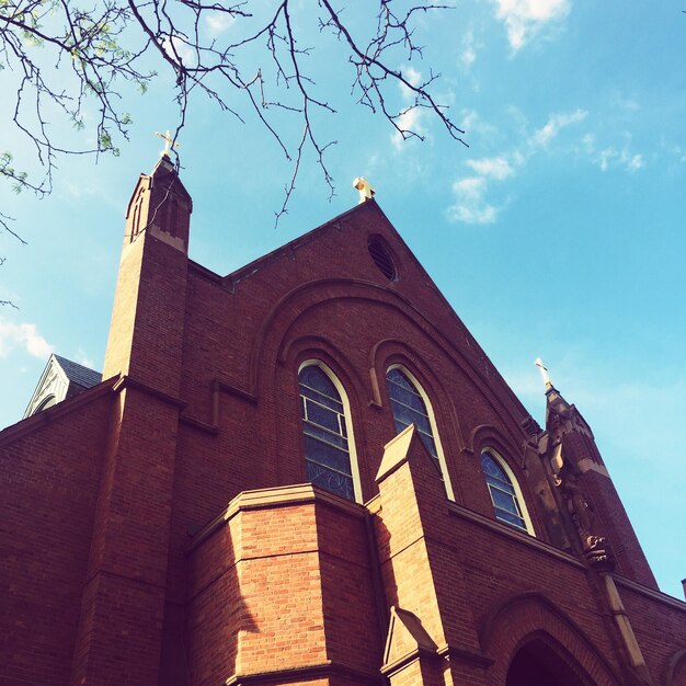 Photo low angle view of temple against sky