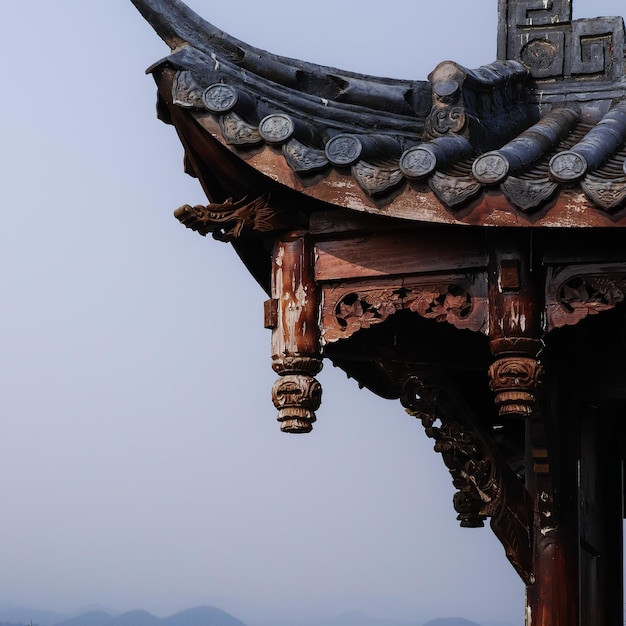 Photo low angle view of a temple