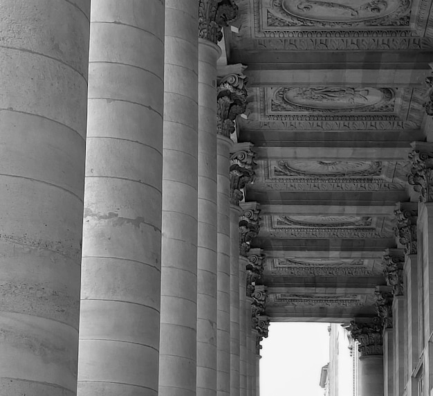 Foto vista a basso angolo del tempio