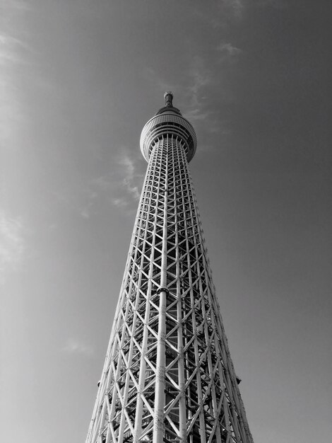 Photo low angle view of tokyo sky tree against sky