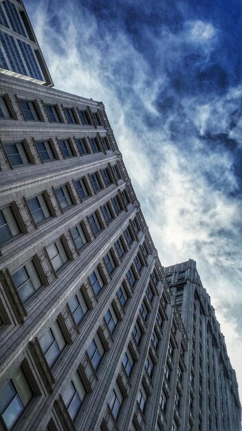 Photo low angle view of tower against sky