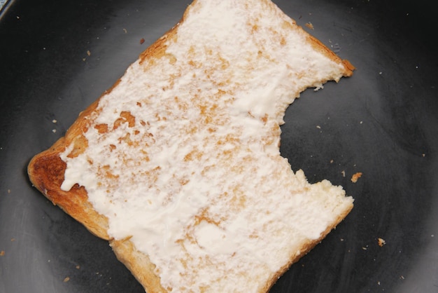 Low-fact kaascrème op een brood